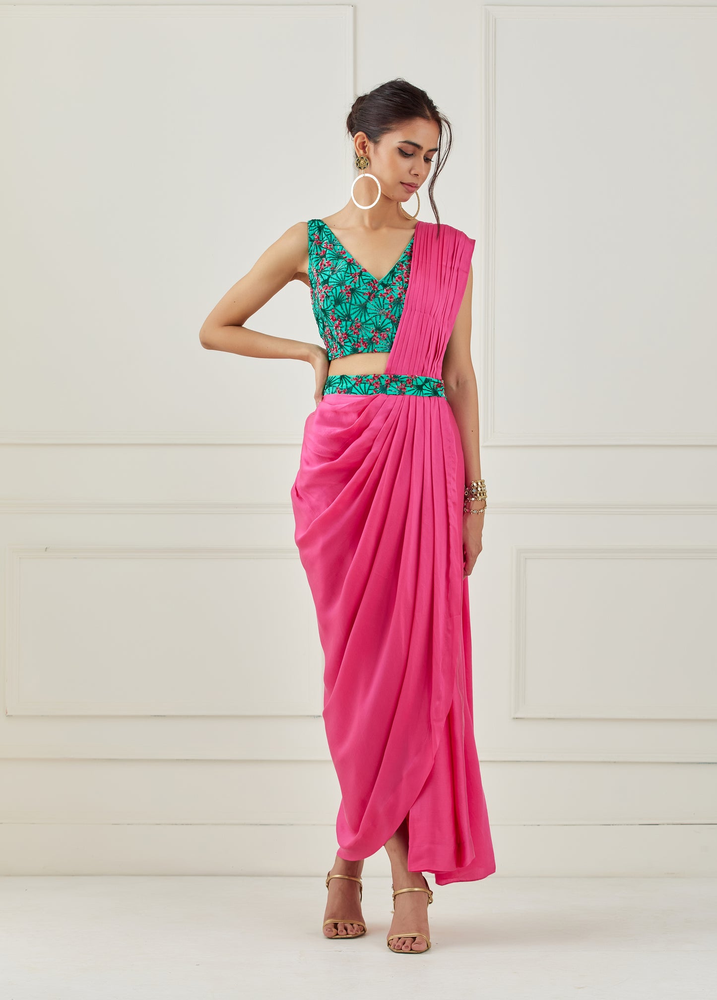 Fuchsia draped saree (Sleeveless blouse)