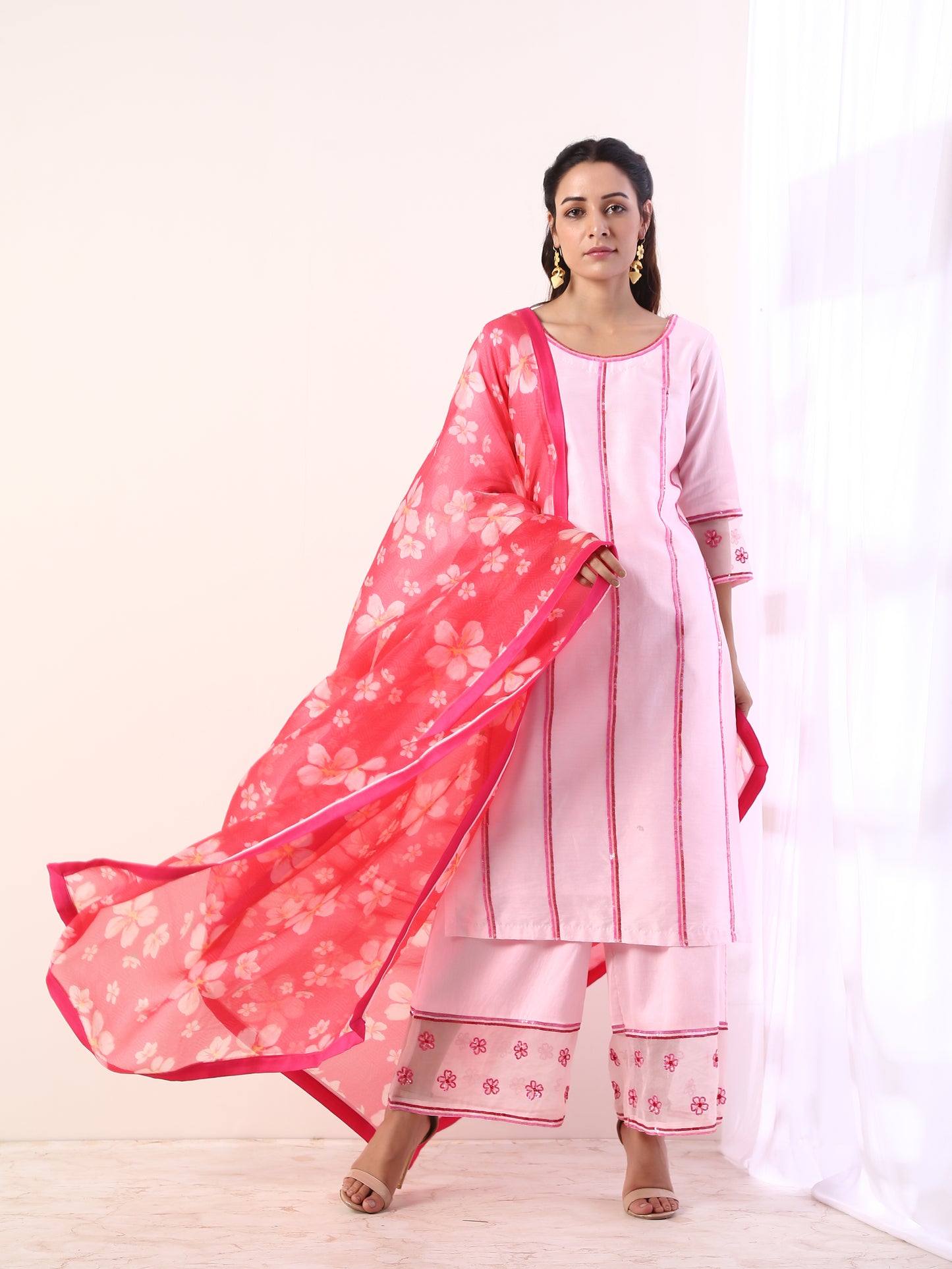 Fuschia Kurta set with organza dupatta(set of 3)