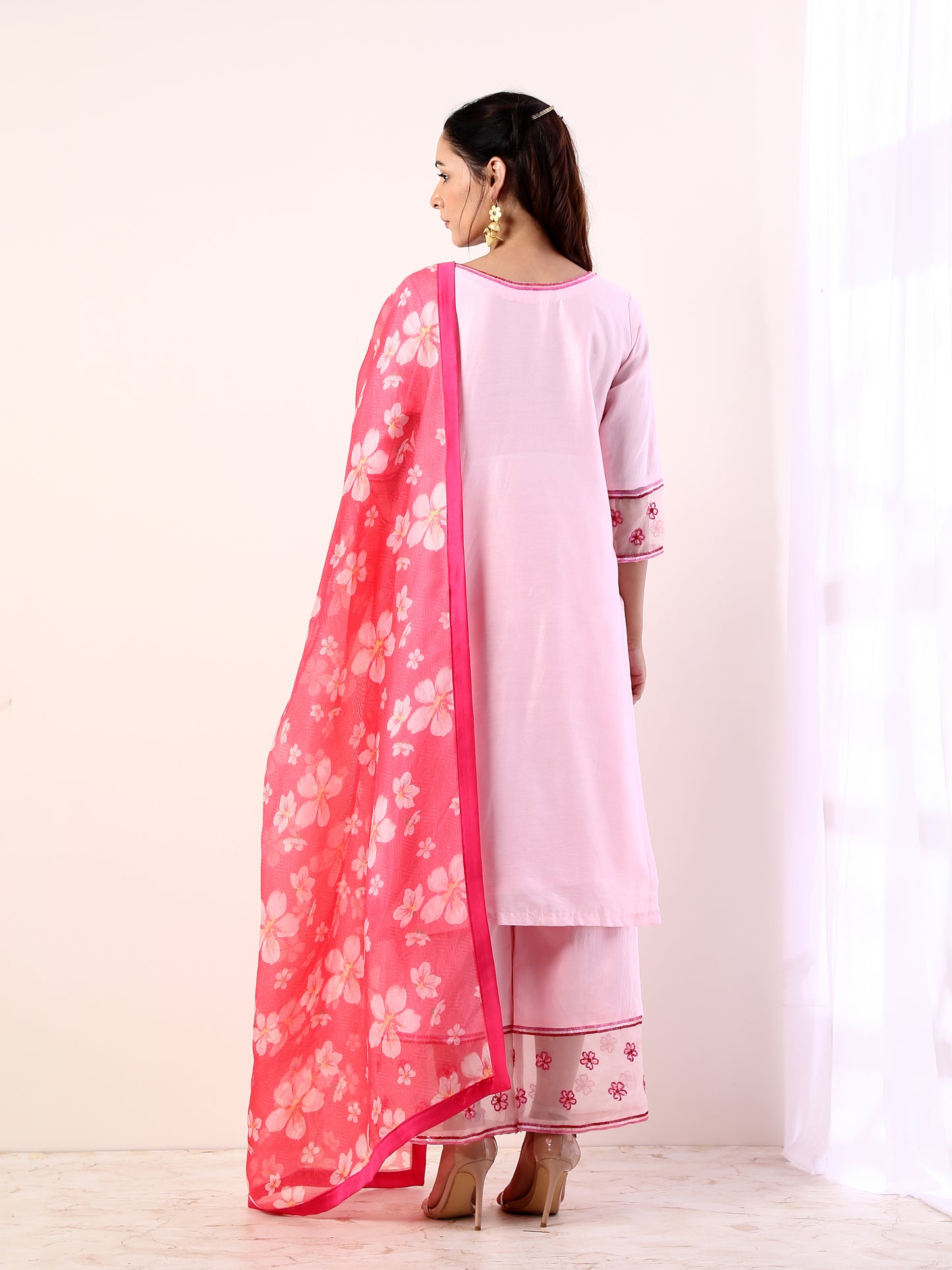 Fuschia Kurta set with organza dupatta(set of 3)