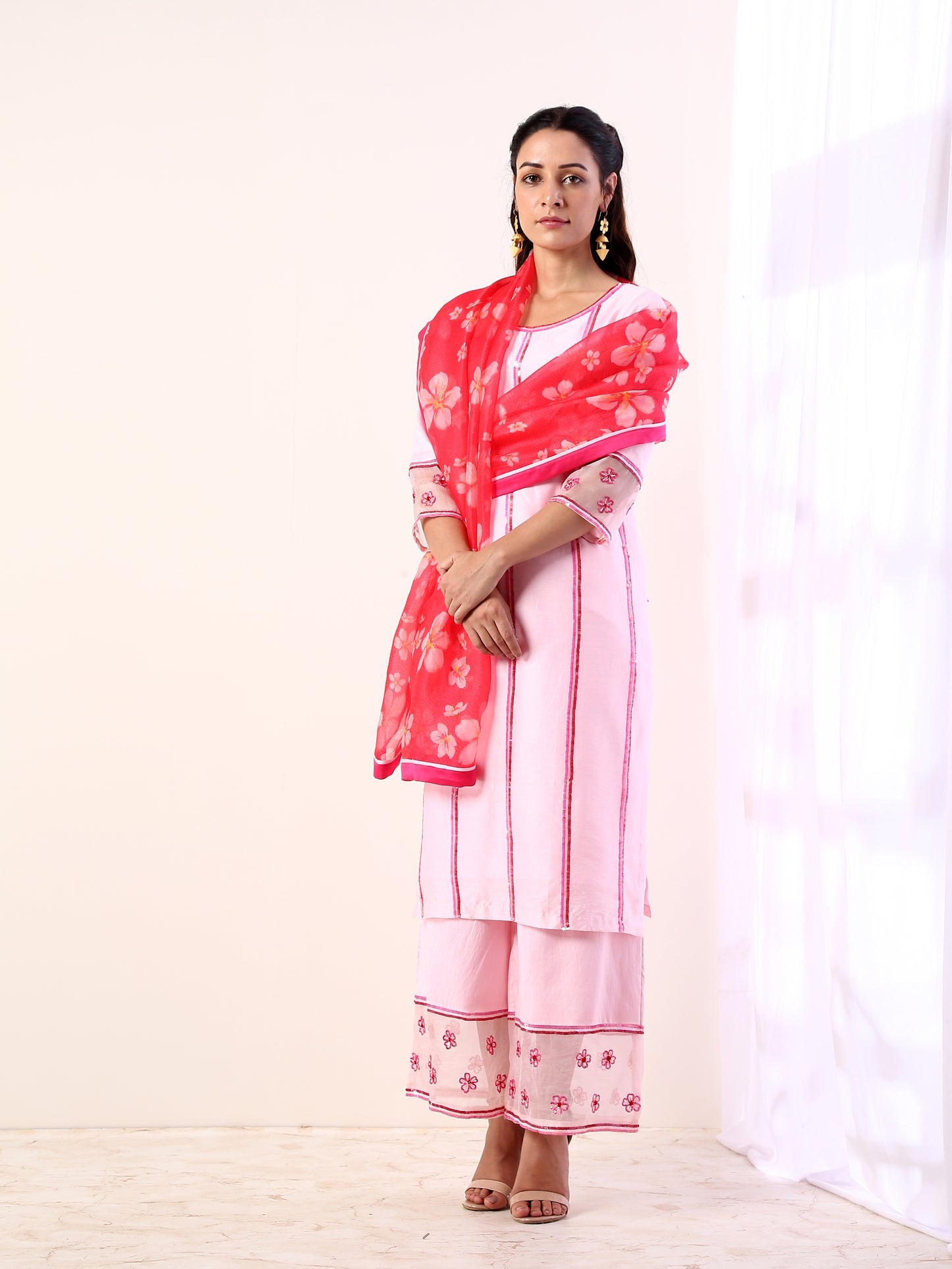 Fuschia Kurta set with organza dupatta(set of 3)